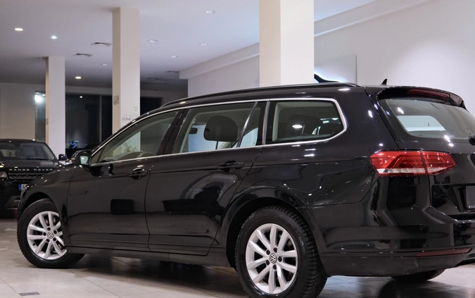 Volkswagen Passat cena 49900 przebieg: 299000, rok produkcji 2016 z Ozimek małe 631